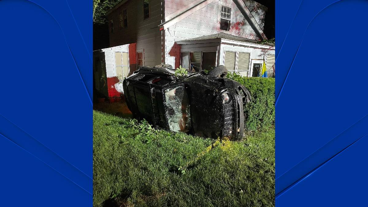 Vehicle hits house in Coventry
