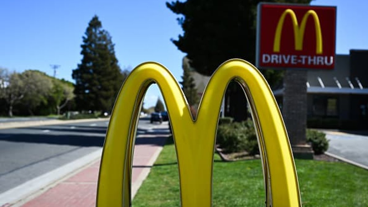 McDonald's franchisee group says new California fast food bill will cause 'devastating financial blow' – NBC Connecticut - Vimarsana News