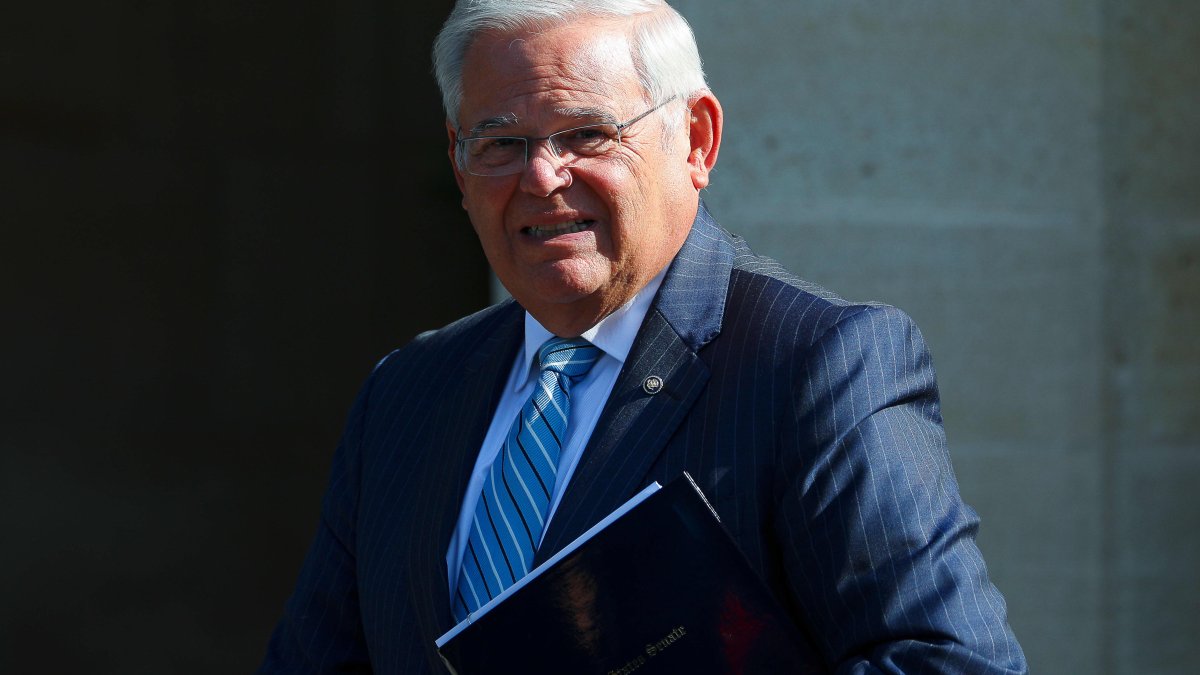 Sen. Bob Menendez of New Jersey and his wife charged with bribery – NBC Connecticut - Vimarsana News