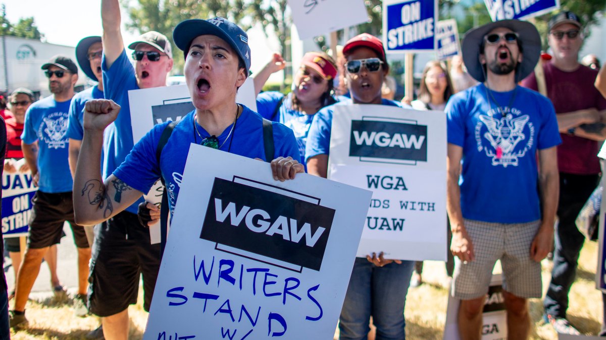 TV and film writers prepare to return to work under new contract: 'I feel like we're entering a new era' – NBC Connecticut - Vimarsana News