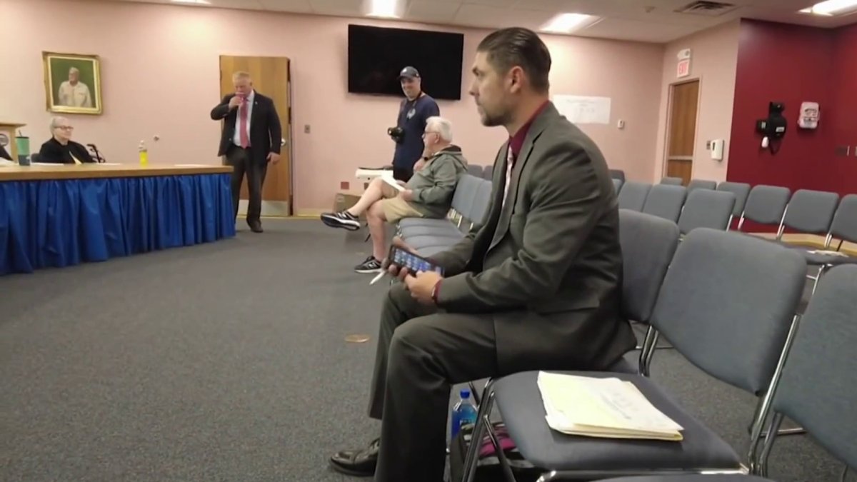 Derby alderman charged in Jan. 6 U.S. Capitol case wins Republican