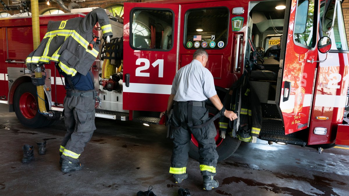 Toxic chemicals in firefighter gear could increase cancer risk – NBC Connecticut - Vimarsana News