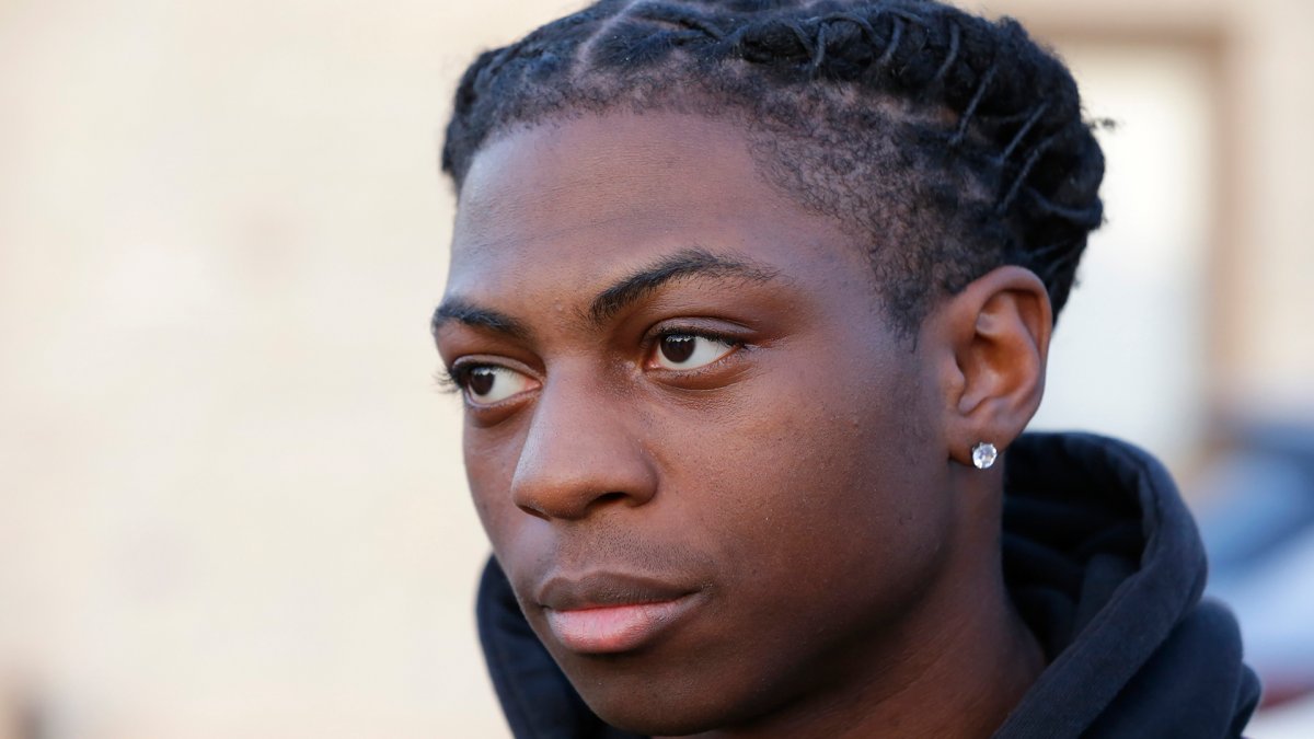 Texas family of Black student suspended for his hair is suing – NBC Connecticut - Vimarsana News