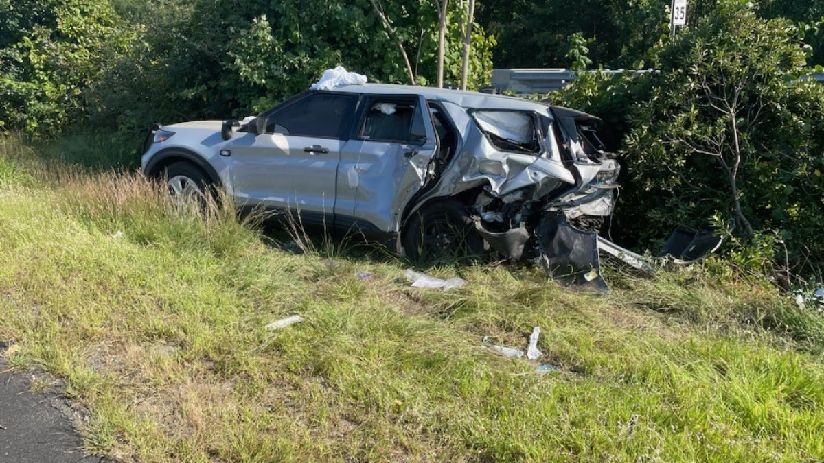 Man arrested after crash on Gold Star Bridge in Groton that injured police officer – NBC Connecticut