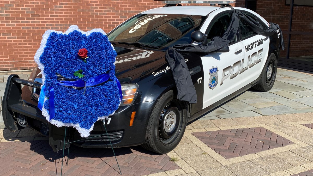 Memorial Grows Outside Hartford Police Department For Fallen Officer