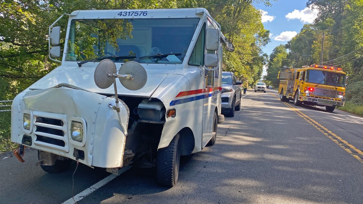 Mail truck crash sends one to the hospital in Haddam NBC Connecticut