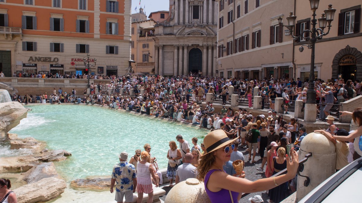 'They just come, take a nice selfie … and leave.' Overtourism returns, but cities are fighting back – NBC Connecticut - Vimarsana News