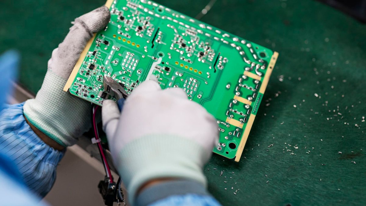 U.S. chip export ban is 'great news,' says partner at Chinese tech investment fund – NBC Connecticut - Vimarsana News