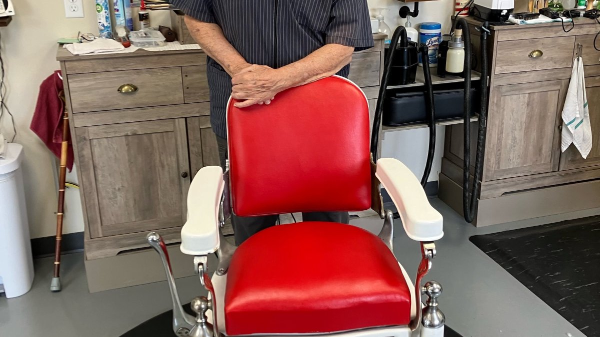 This 91-year-old just opened a barber shop in Wisconsin: 'I'm too happy to quit' – NBC Connecticut - Vimarsana News