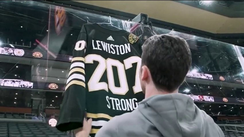 Bruins pay tribute to victims in Maine tragedy