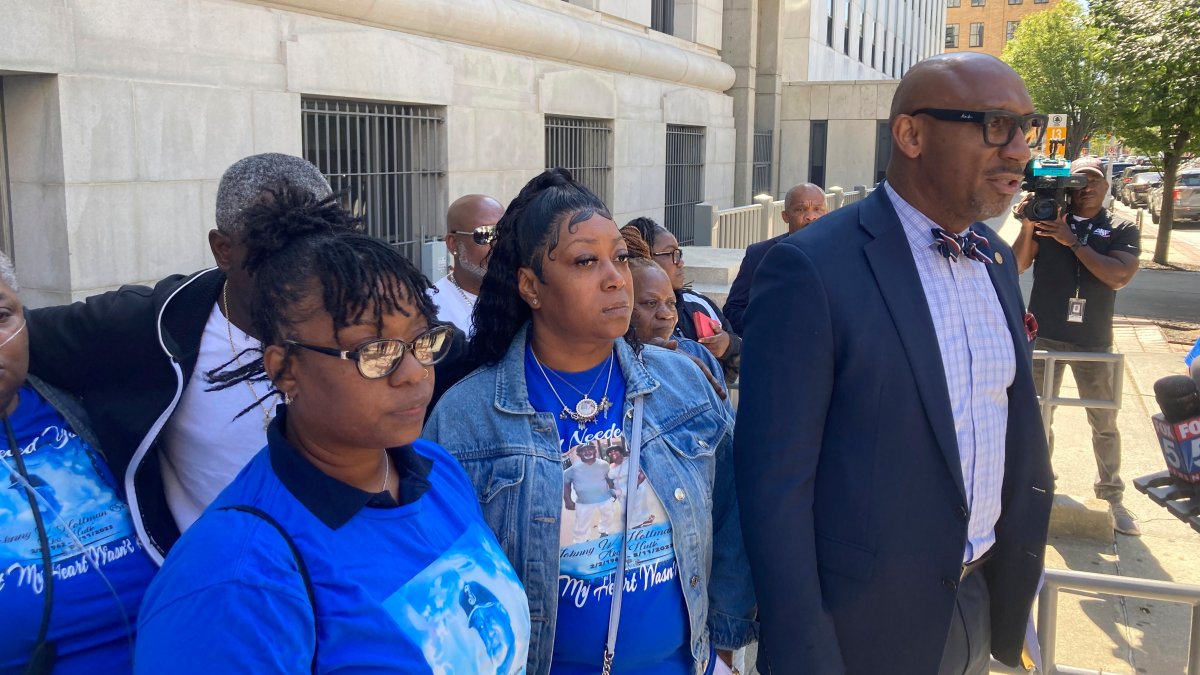 Officer fired after traffic stop led to Black deacon's death – NBC Connecticut - Vimarsana News