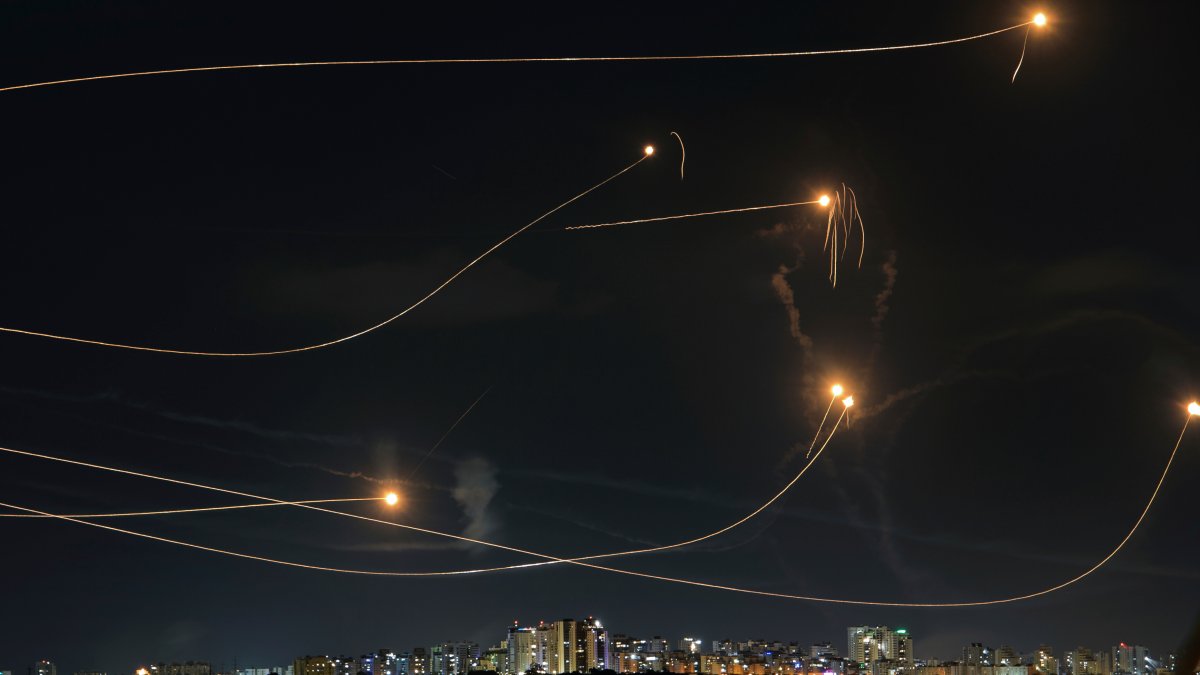 Bad info flooding social media in Israel-Hamas war. Here are the facts – NBC Connecticut - Vimarsana News