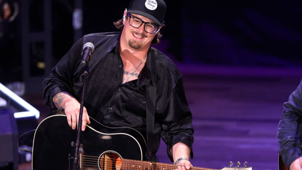 Country singer Hardy cancels tour due to serious anxiety: 'It has taken over my life' – NBC Connecticut - Vimarsana News