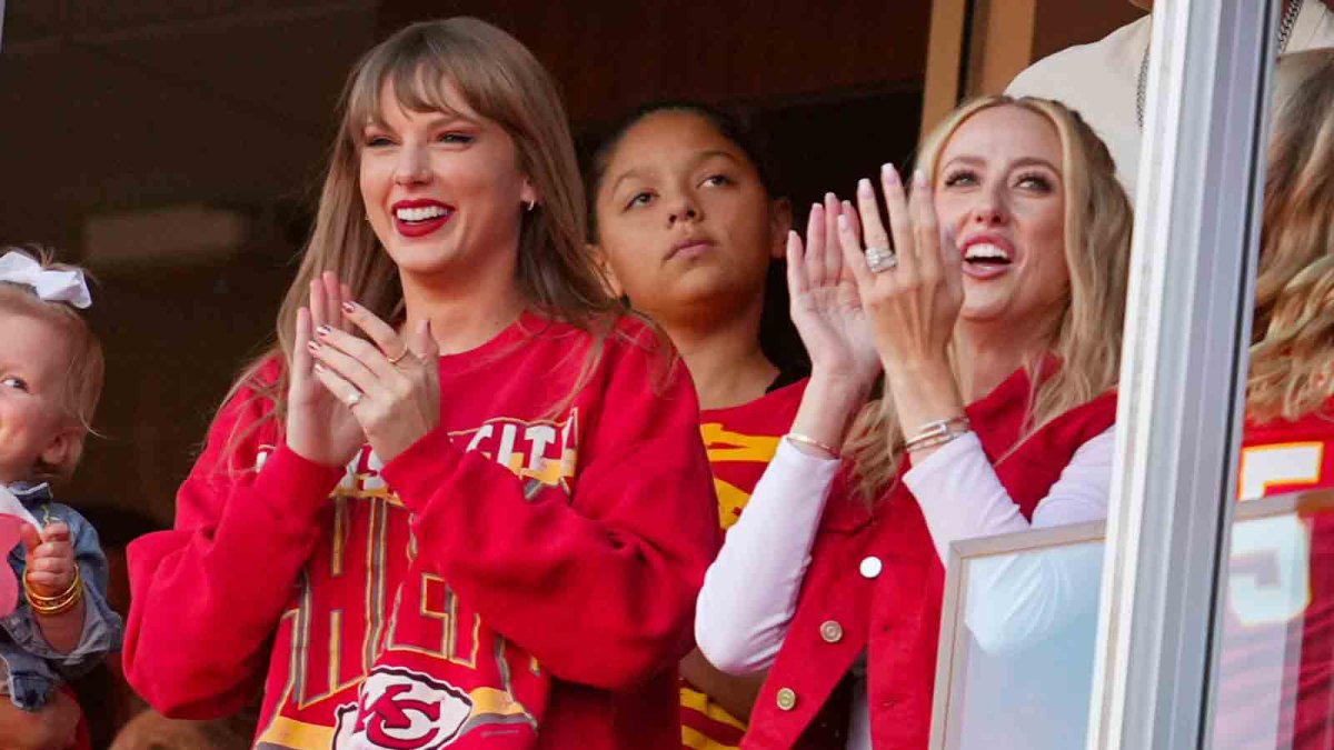 Taylor Swift And Brittany Mahomes Use New Handshake At Chiefs Game 