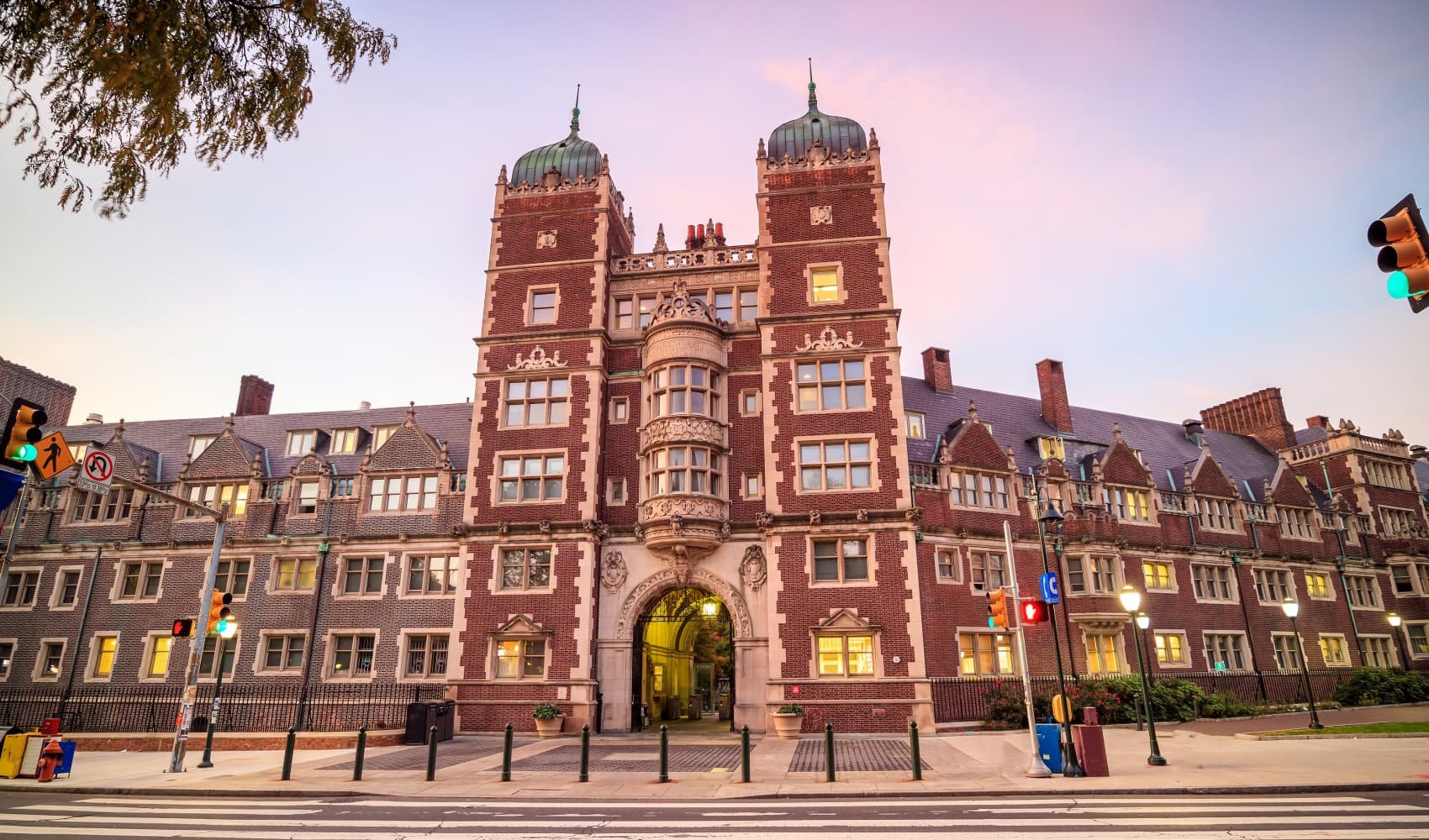 Wall Street titans help to fuel Ivy League donor revolt - Vimarsana News