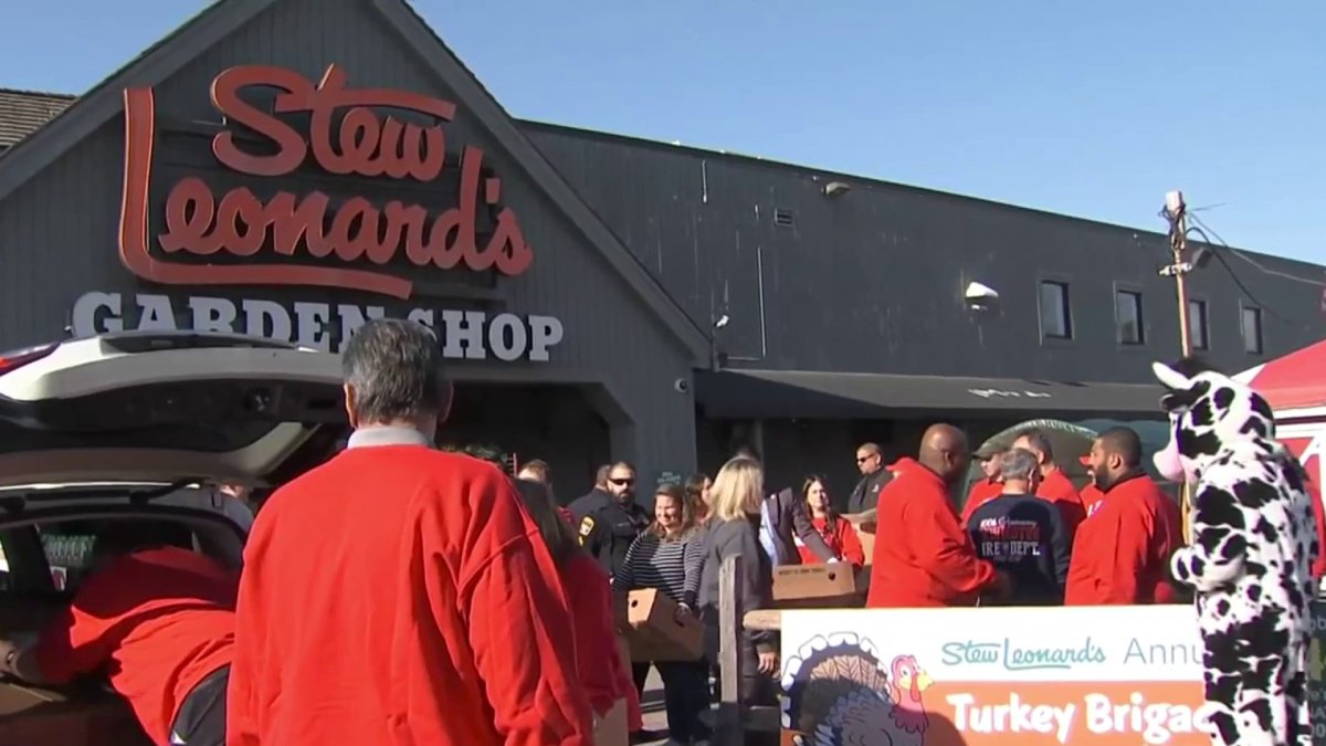 Stew Leonard’s hosts 44th annual turkey giveaway NBC Connecticut