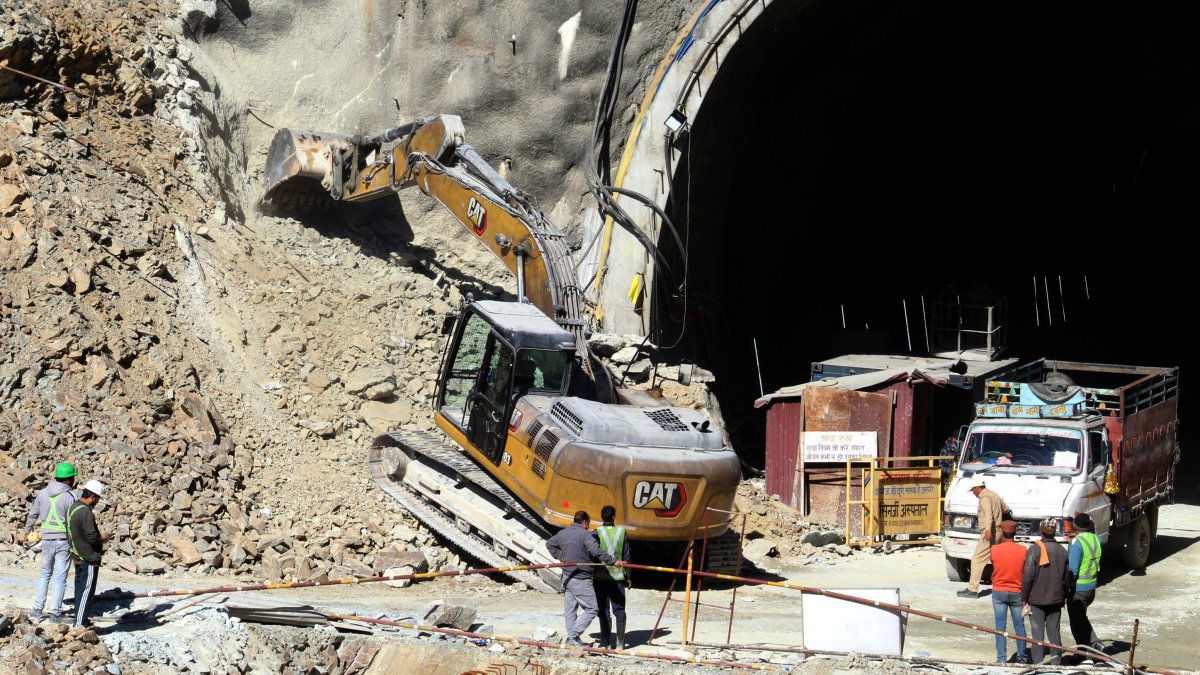 41 workers in India are stuck in a tunnel for an 8th day – NBC Connecticut - Vimarsana News
