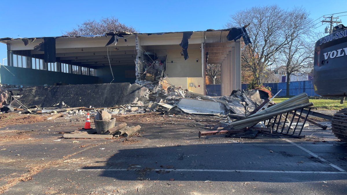 New Haven Elks Club comes down as plaza redevelopment moves forward - Vimarsana News