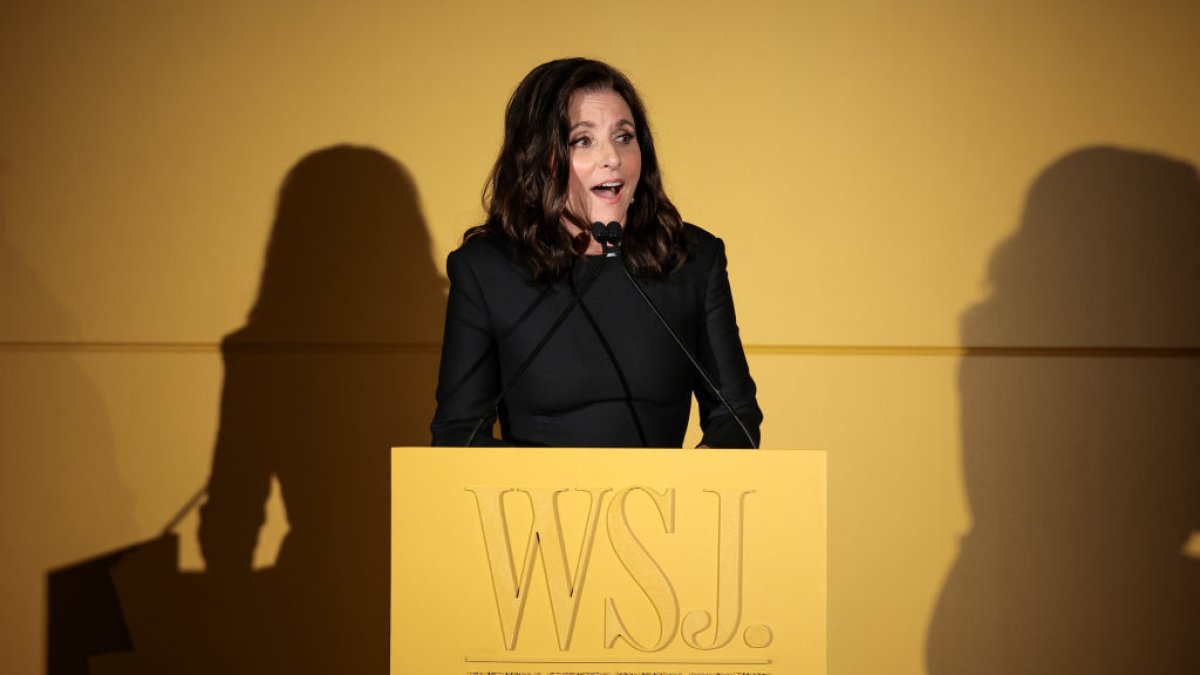 This is what happened when Julia Louis-Dreyfus used AI to write an acceptance speech – NBC Connecticut