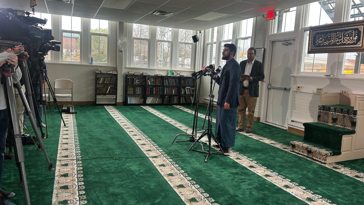 Muslim students at UConn voice concerns about threatening, hate-filled messages - Vimarsana News