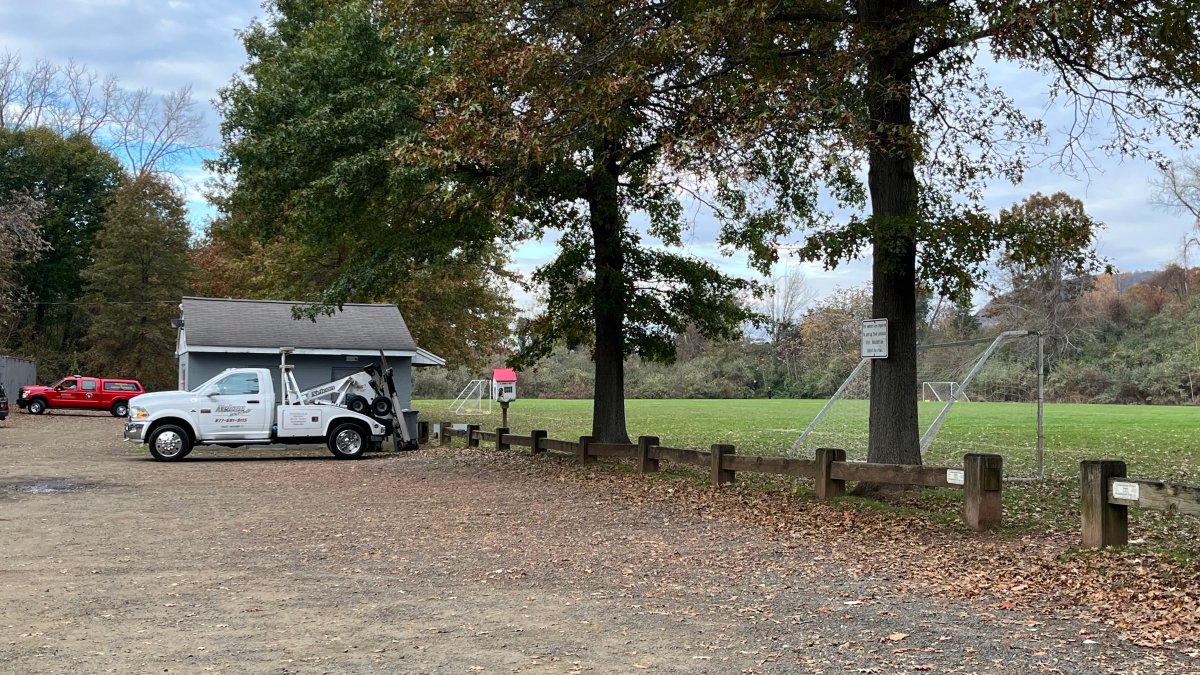 1 dead after car rolls off highway in Meriden, lands in nearby park - Vimarsana News