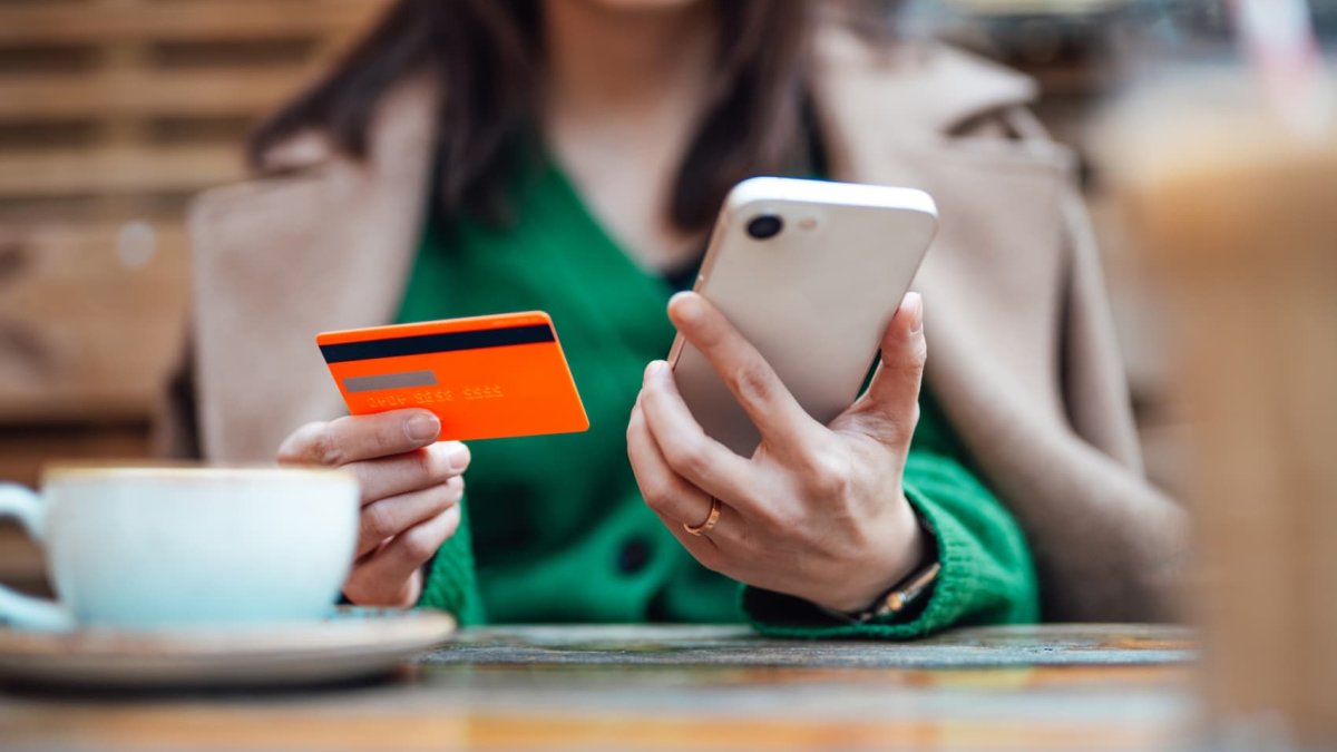 Consumers say this pitfall is 'their biggest threat to building wealth' — yet about half do it anyway – NBC Connecticut - Vimarsana News