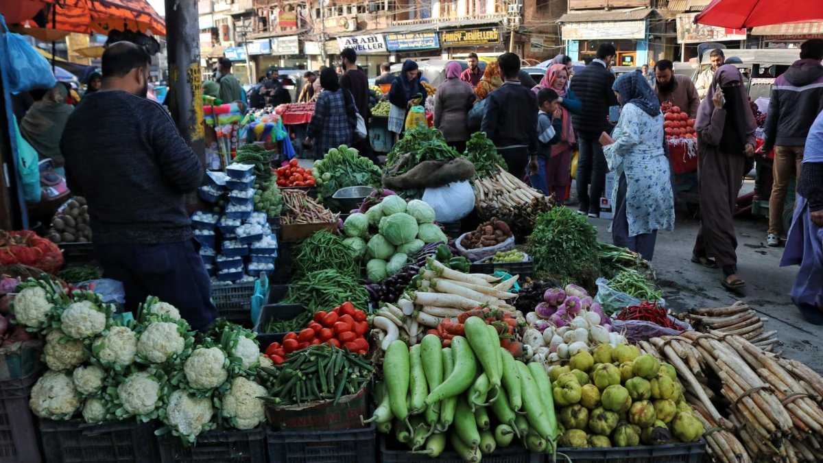 India's economy is in a 'sweet spot,' but private consumption growth may continue to slow: DBS Bank – NBC Connecticut - Vimarsana News