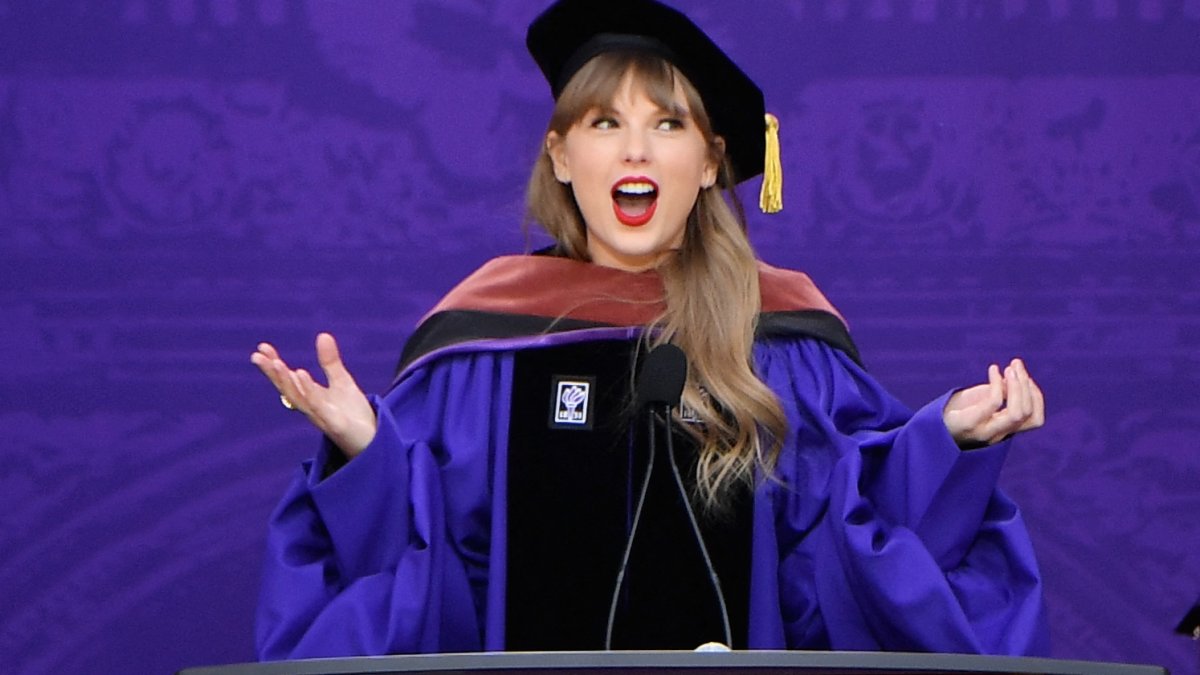 College courses about Taylor Swift are popping up. Professors explain why - Vimarsana News