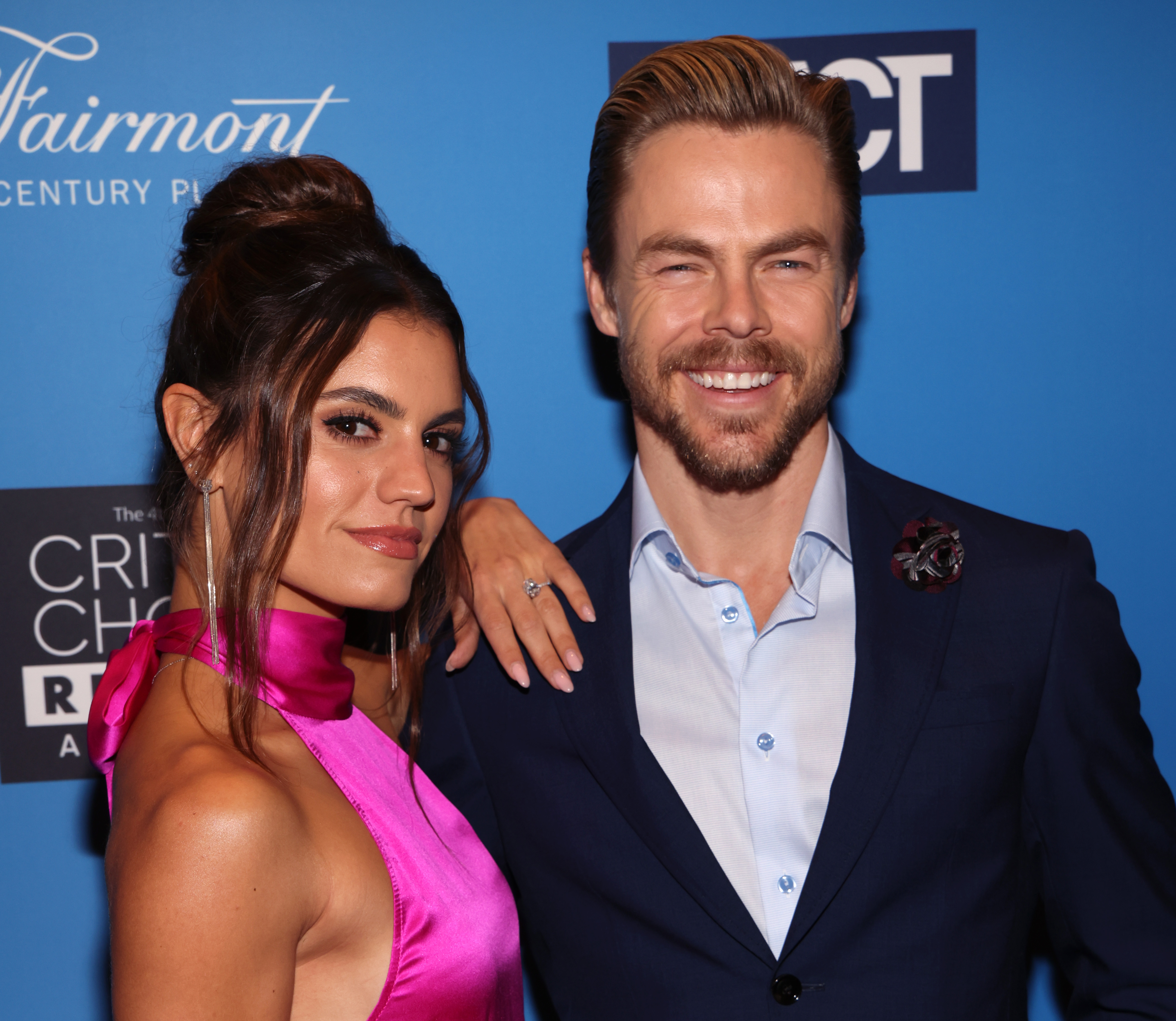 Derek Hough and Hayley Erbert celebrated Christmas as she recovers – NBC Connecticut - Vimarsana News