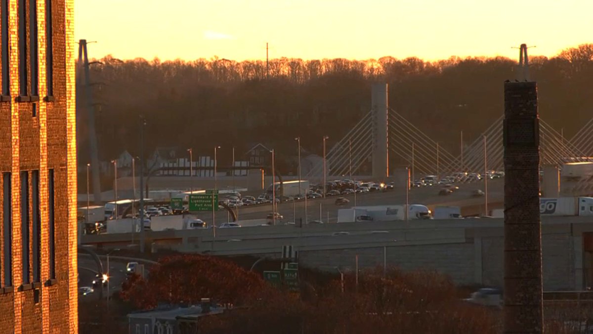 Man struck on I-95 in New Haven has died: police – NBC Connecticut