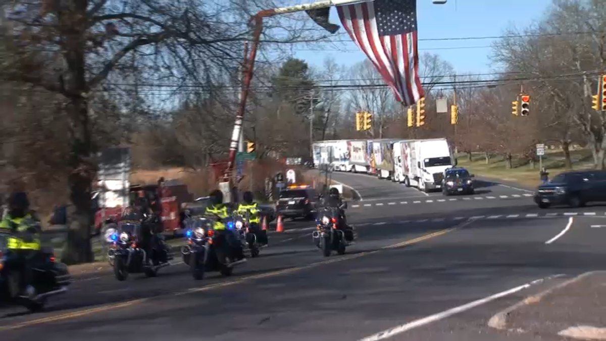 Wreaths of America convoy travels through Southbury - Vimarsana News