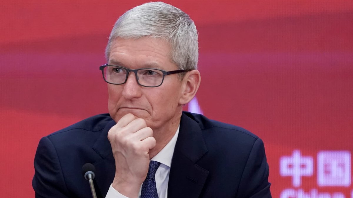 Apple shares slip more than 2% after Barclays downgrade - Vimarsana News