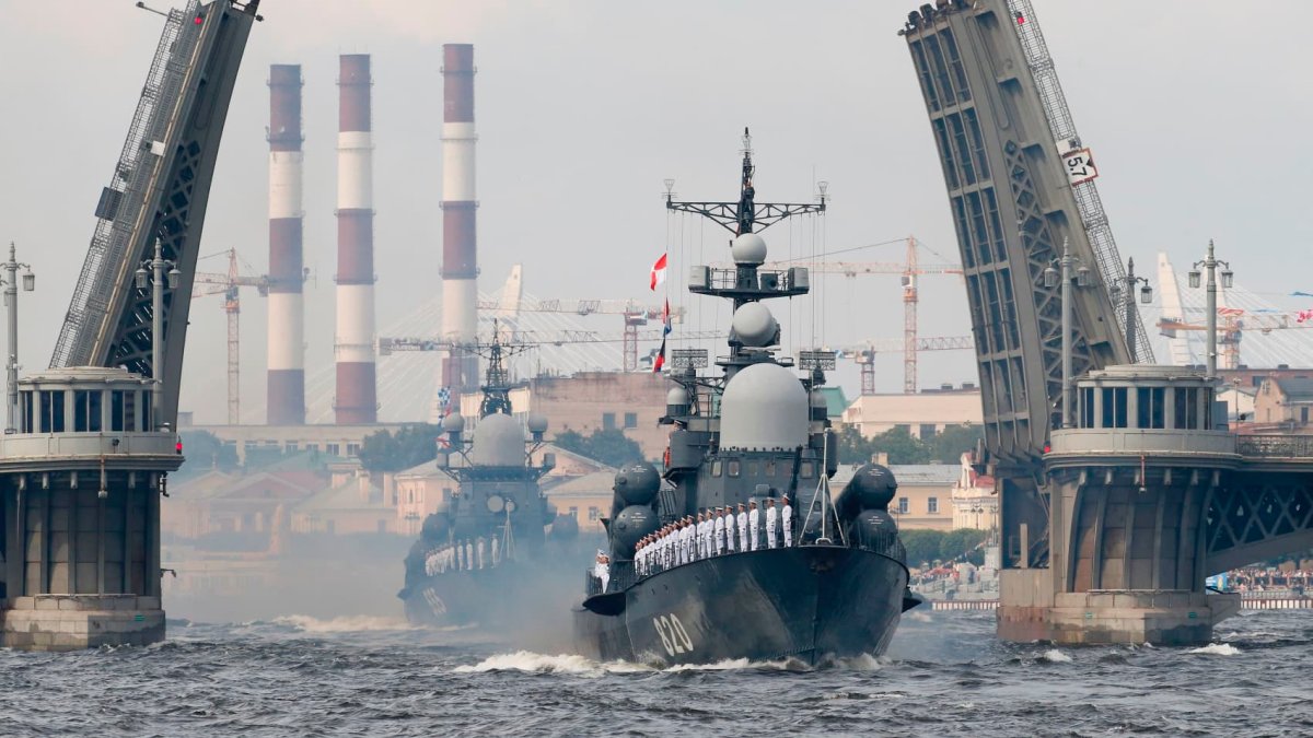 Ukraine war live updates: Russia says Kyiv attacked Moscow, St Petersburg regions, claiming Baltic oil terminal was the target - Vimarsana News