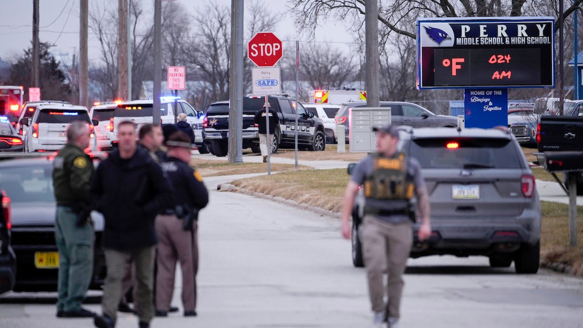 Perry, Iowa principal who risked his life to protect students has died