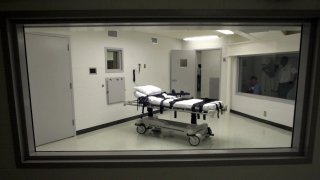 FILE – Alabama’s lethal injection chamber at Holman Correctional Facility in Atmore, Ala., is pictured in this Oct. 7, 2002 file photo.