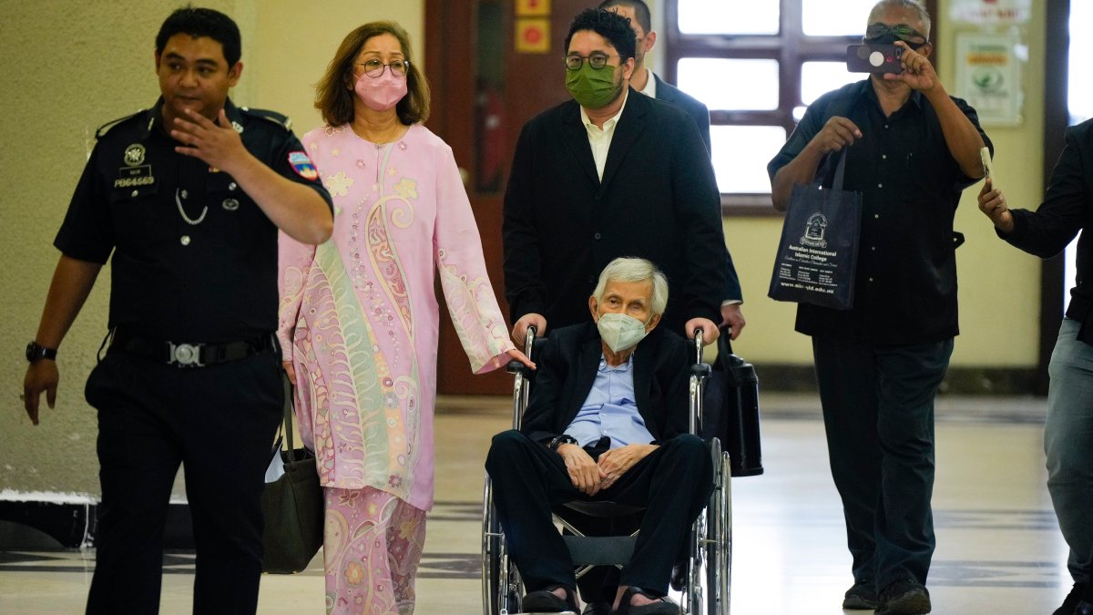 Malaysia charges former minister for not declaring assets – NBC Connecticut - Vimarsana News