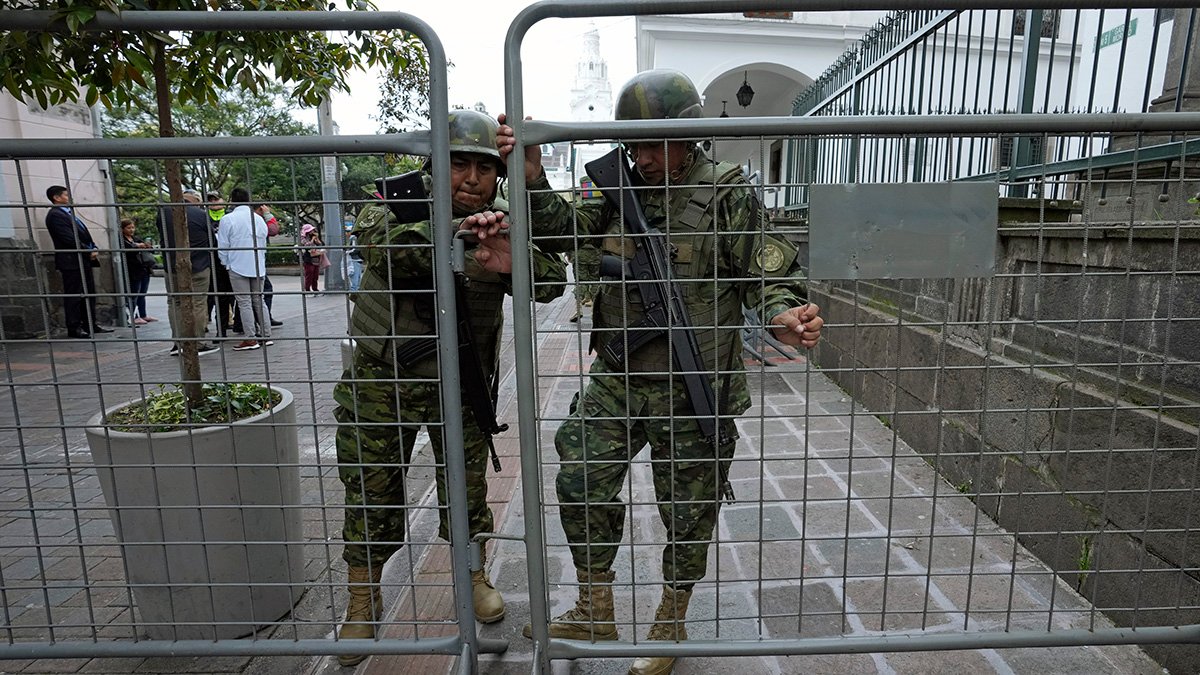 Schools and shops are closed in Ecuador after armed attack on live TV – NBC Connecticut - Vimarsana News