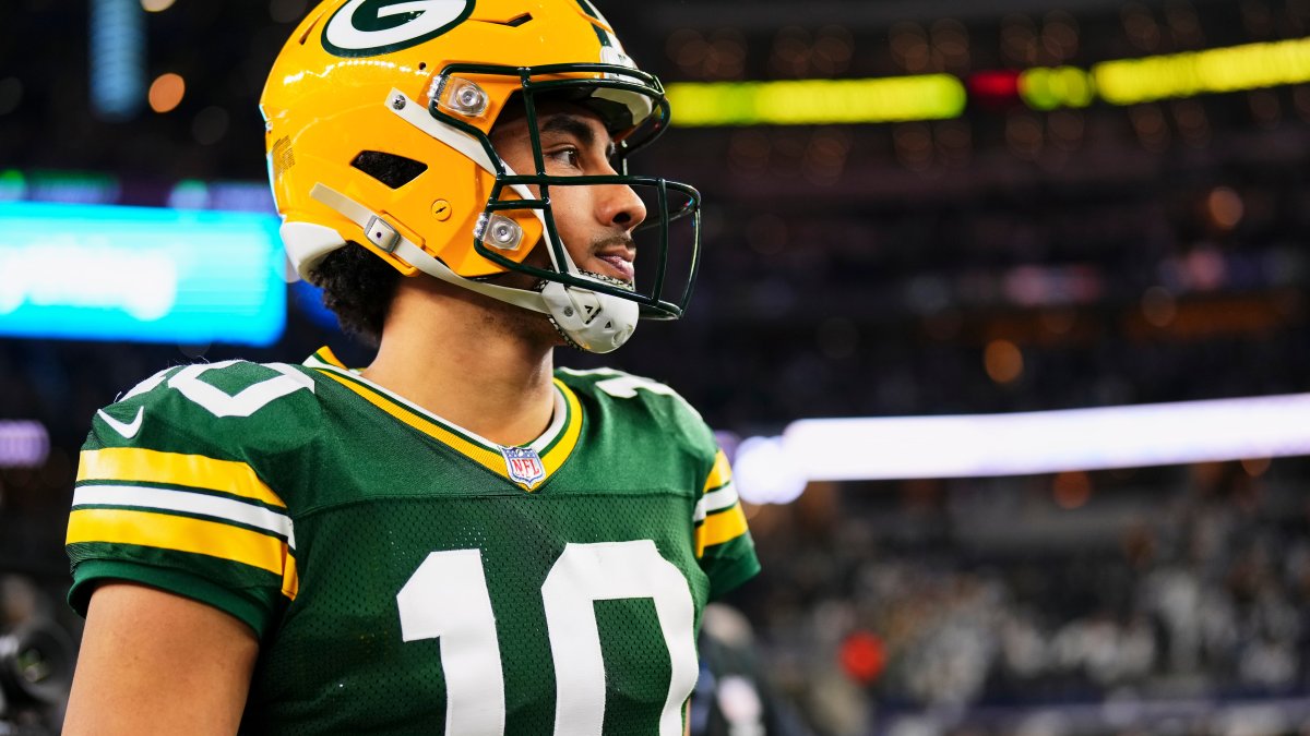 Packers QB Jordan Love helps woman with car stuck in snow NBC Connecticut