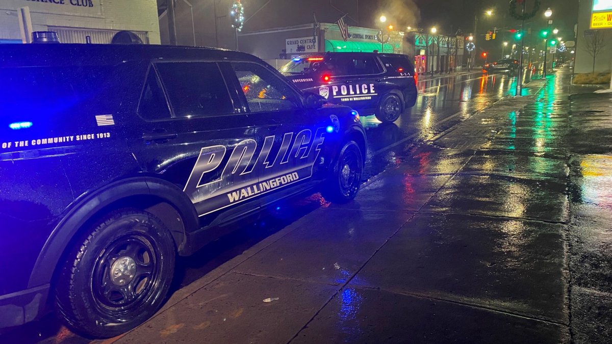Possible hit-and-run closes road in Wallingford - Vimarsana News
