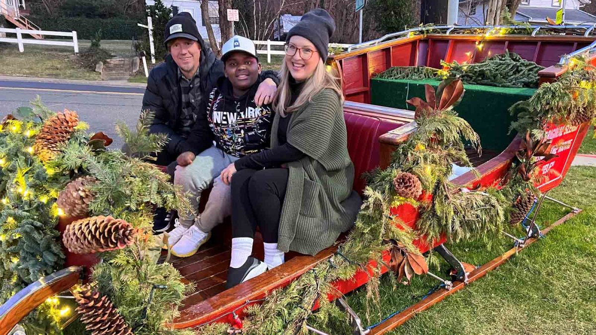 Alabama parents surprise their son with road trip to see 'Elf' sleigh – NBC Connecticut - Vimarsana News
