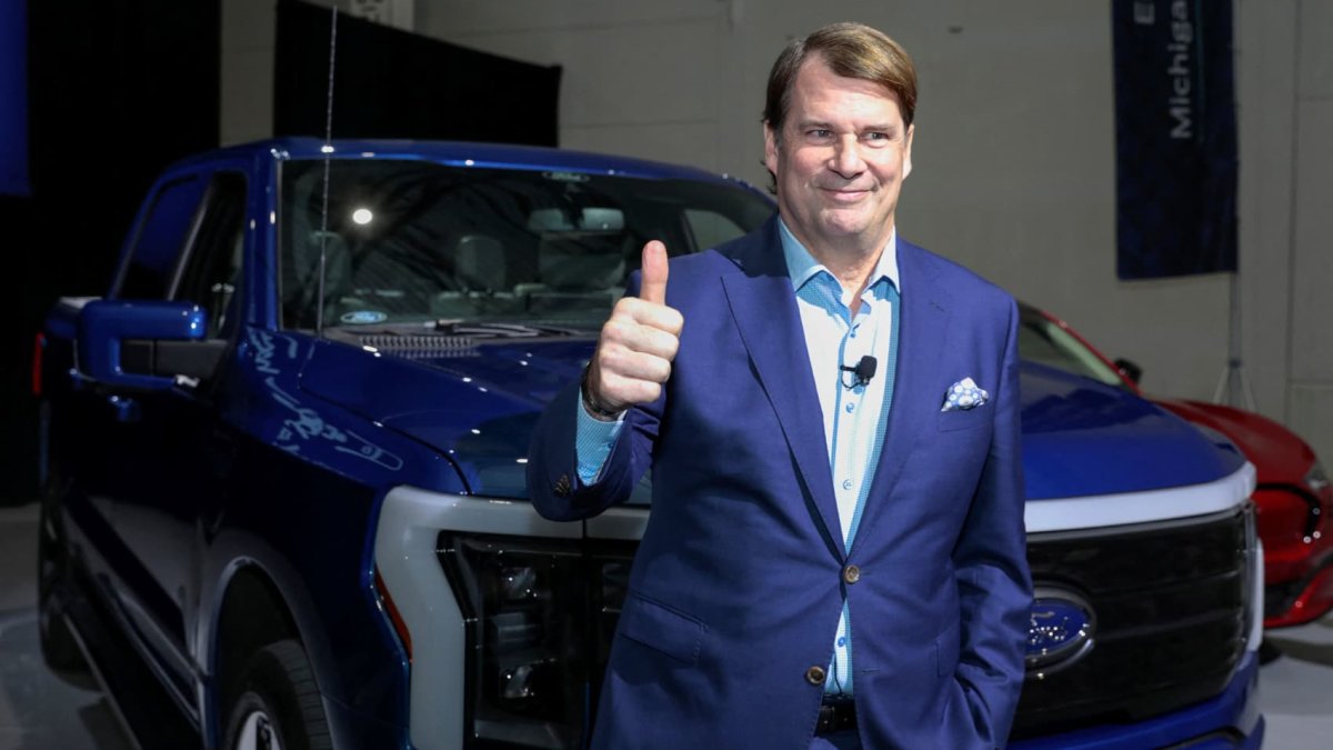 Ford CEO tells Wall Street to forget Tesla, says 'Pro' business is the future of the auto industry – NBC Connecticut - Vimarsana News