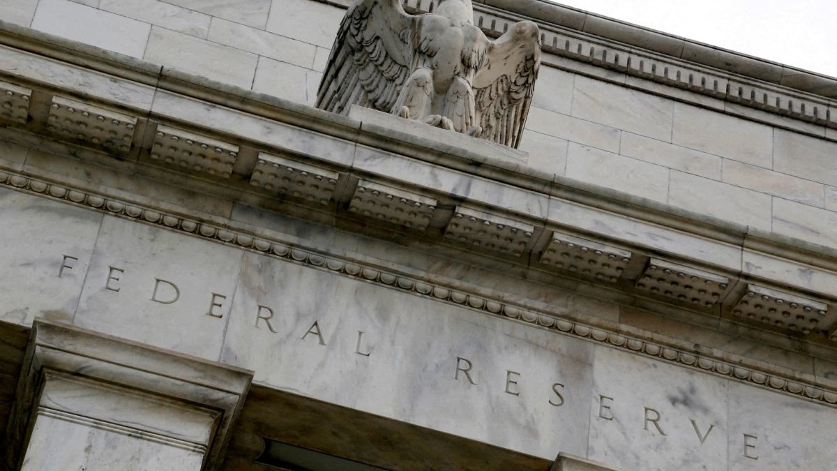 Jim Cramer says there's money to be made before the Fed cuts rates - Vimarsana News