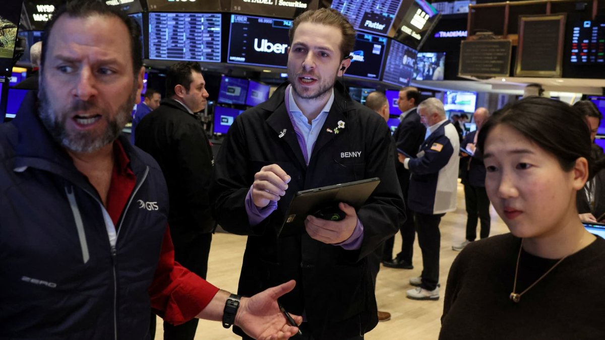 S&P 500 futures are little changed after index slips from record: Live updates - Vimarsana News