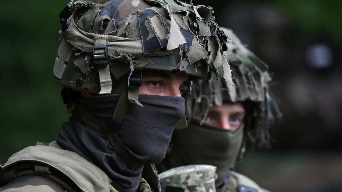 Ukraine war live updates: European ground troops could be sent to Ukraine in future, France says - Vimarsana News