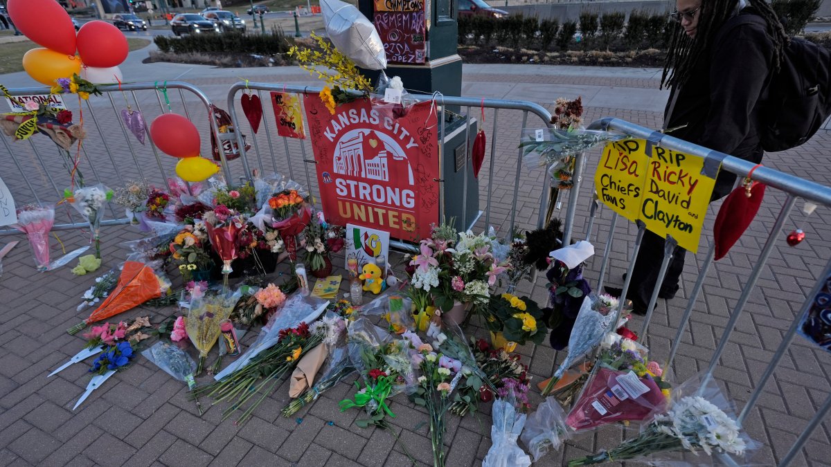 Will 'stand your ground' apply to shootings at Super Bowl rally? – NBC Connecticut - Vimarsana News