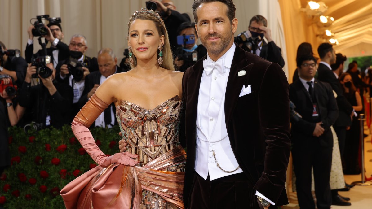 People love when Ryan Reynolds and Blake Lively troll each other publicly – NBC Connecticut - Vimarsana News