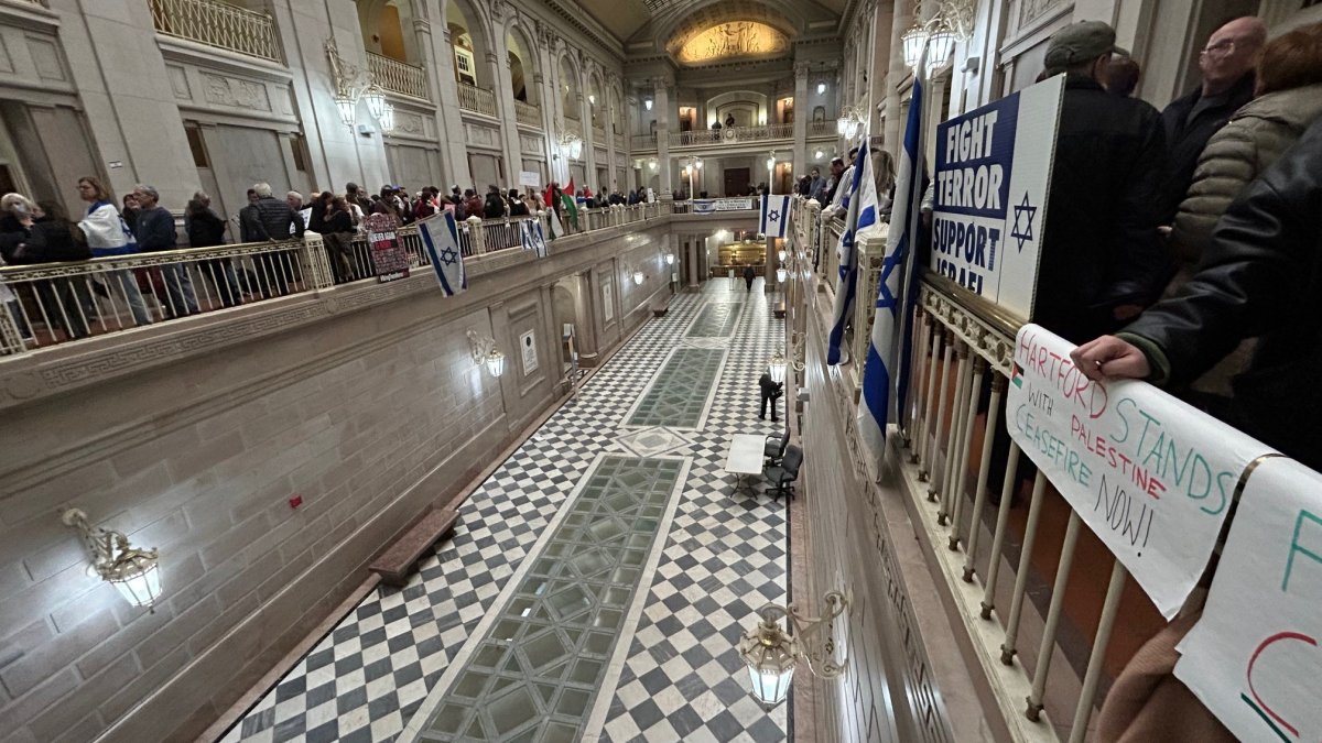 Gaza ceasefire resolution fails at Hartford City Council - Vimarsana News