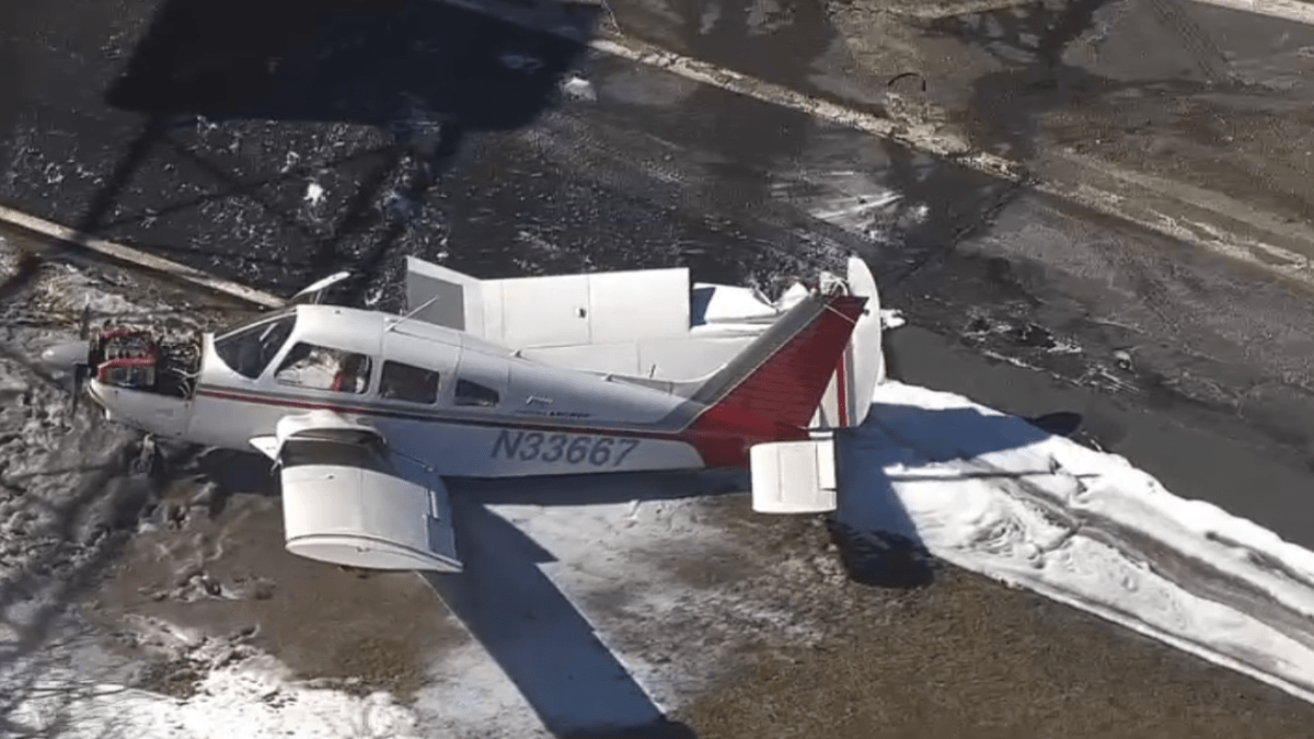 Suffolk County Small plane lands on Long Island’s Southern State