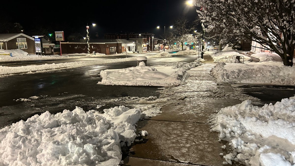 Storm pulls away after dumping more than a foot of snow in parts of CT