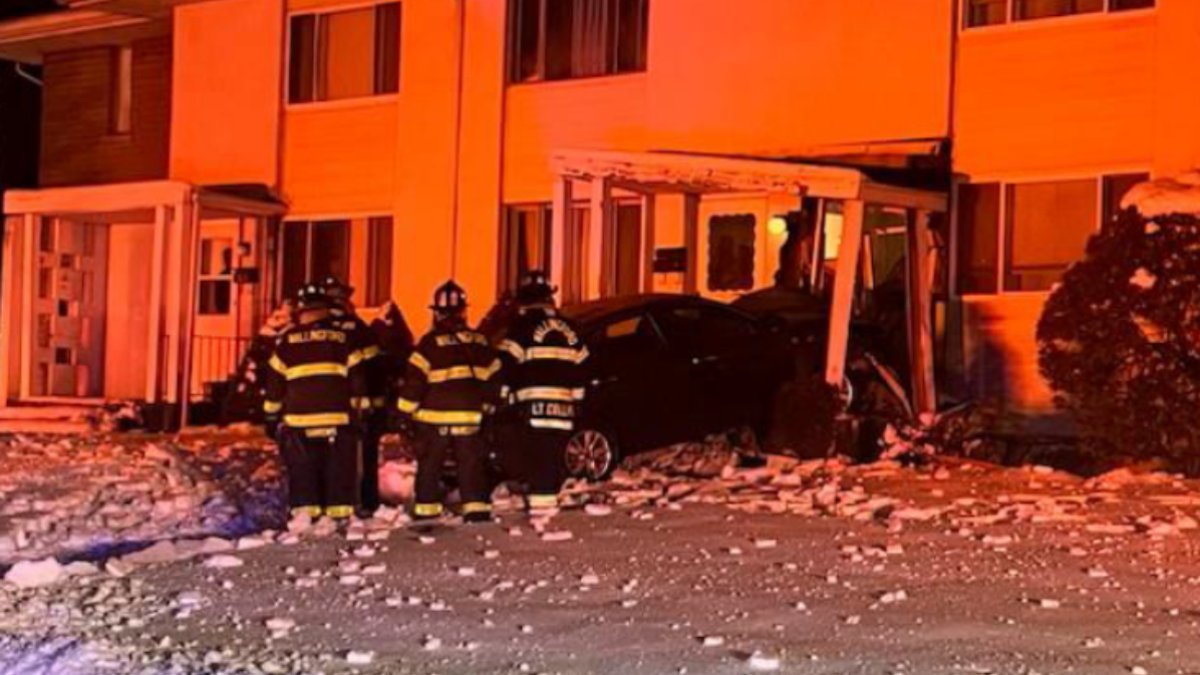 Car crashes into apartment building in Wallingford NBC Connecticut